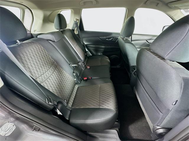 Photo of 2018 Gray Nissan Rogue