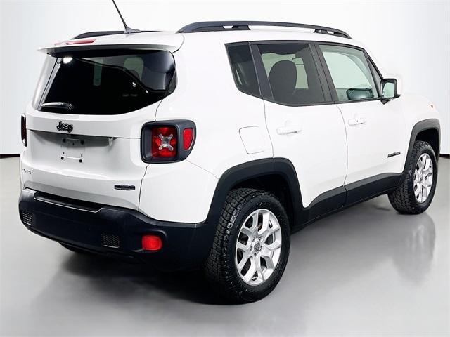 Photo of 2017 Alpine White Jeep Renegade