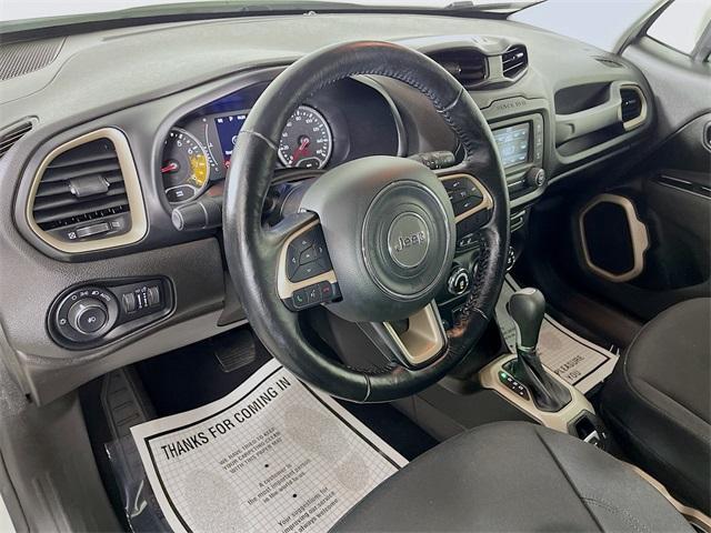 Photo of 2017 Alpine White Jeep Renegade