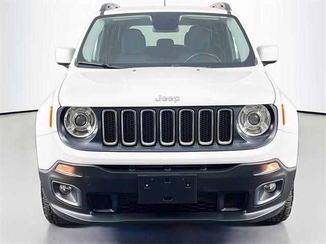 Photo of 2017 Alpine White Jeep Renegade