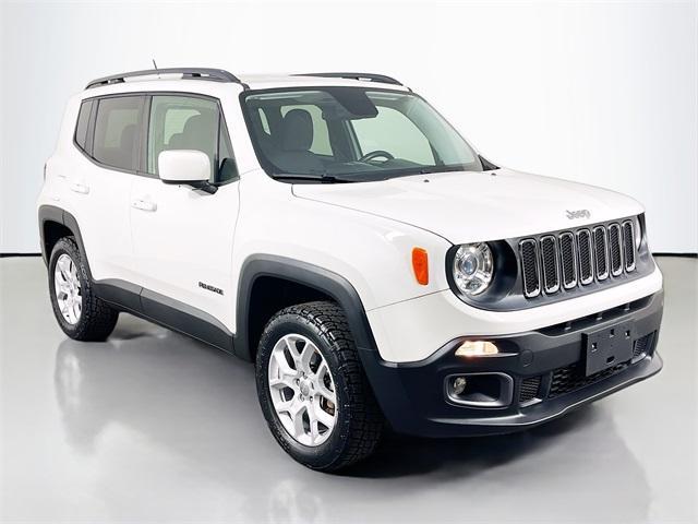 Photo of 2017 Alpine White Jeep Renegade