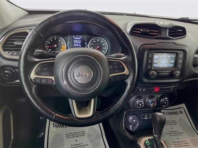 Photo of 2017 Alpine White Jeep Renegade