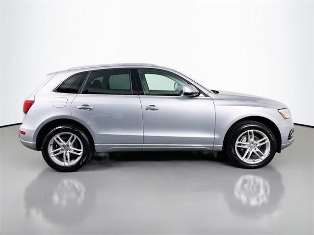Photo of 2016 Florett Silver Metallic Audi Q5