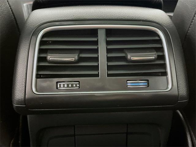 Photo of 2016 Florett Silver Metallic Audi Q5