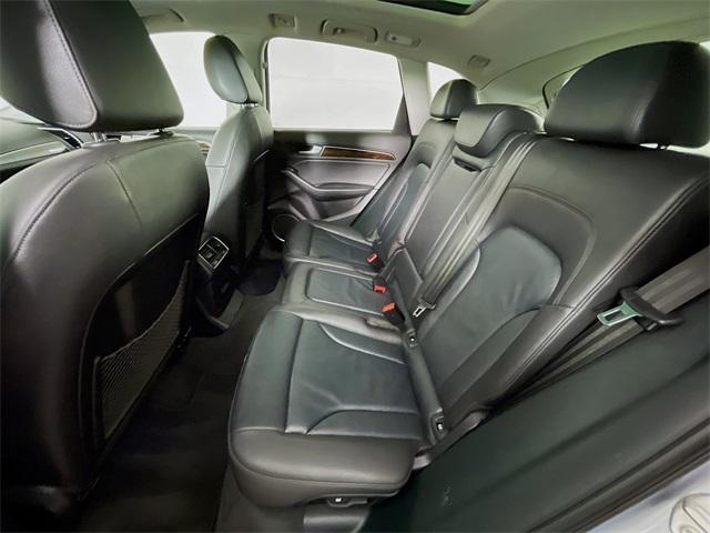Photo of 2016 Florett Silver Metallic Audi Q5