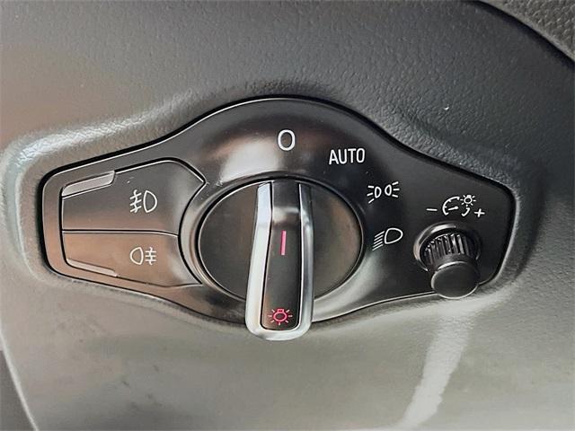 Photo of 2016 Florett Silver Metallic Audi Q5