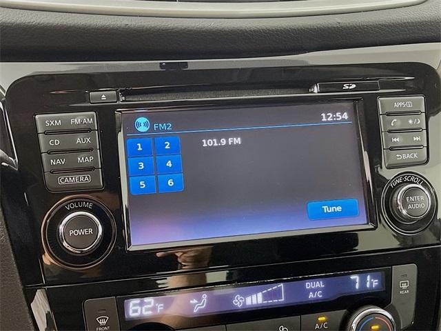 Photo of 2016 Gun Metallic Nissan Rogue