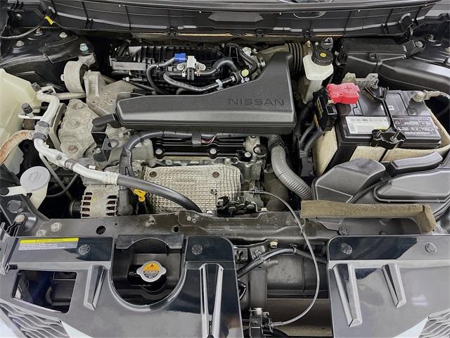 Photo of 2016 Gun Metallic Nissan Rogue