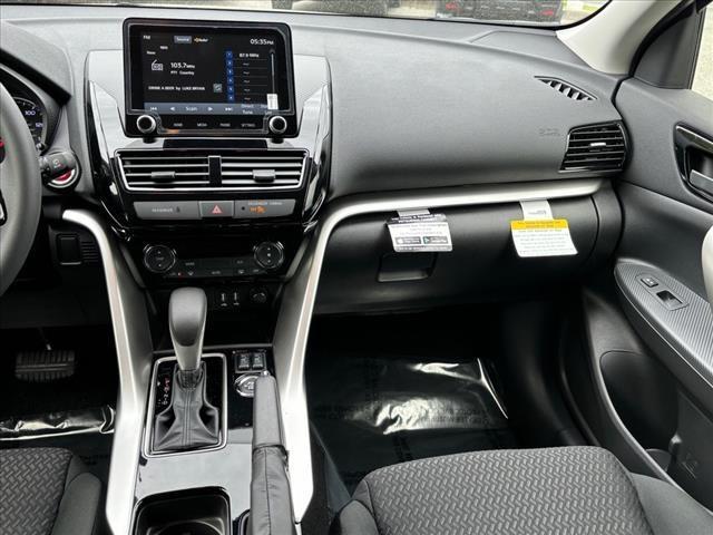 Photo of 2024 Diamond White Mitsubishi Eclipse Cross