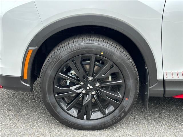 Photo of 2024 Diamond White Mitsubishi Eclipse Cross