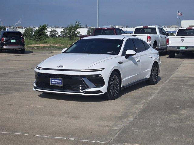Photo of 2025 White Hyundai SONATA Hybrid
