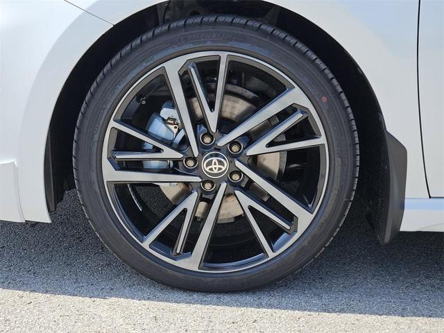 Photo of 2025 Wind Chill Pearl Toyota Camry