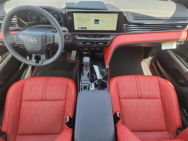 Photo of 2025 Wind Chill Pearl Toyota Camry