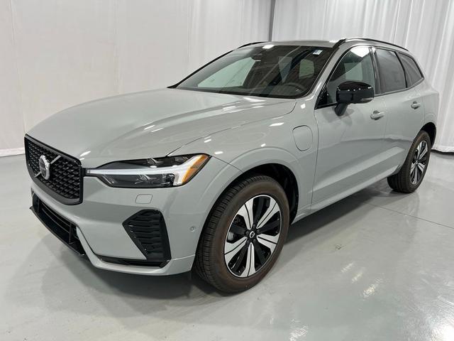 Photo of 2025 Gray Volvo XC60 Plug-In Hybrid