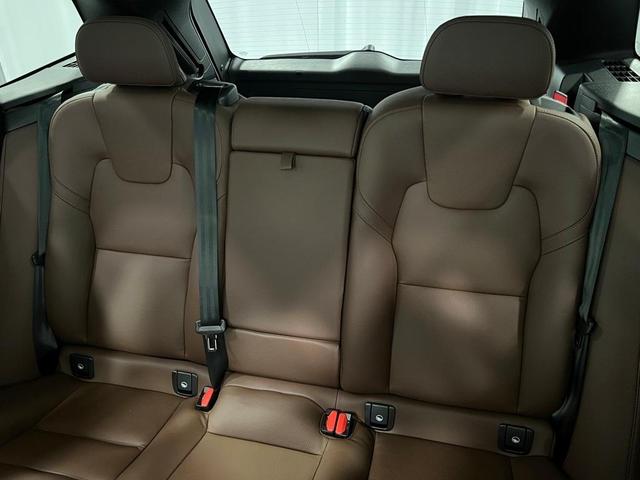 Photo of 2025 Gray Volvo XC60 Plug-In Hybrid