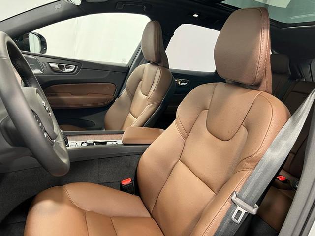 Photo of 2025 Gray Volvo XC60 Plug-In Hybrid