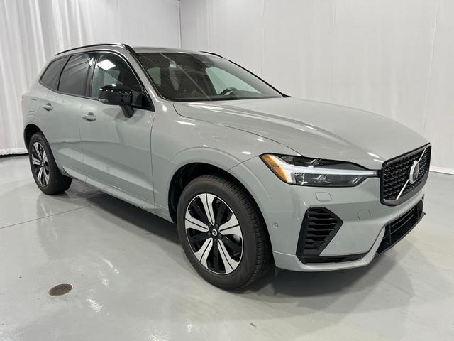 Photo of 2025 Gray Volvo XC60 Plug-In Hybrid