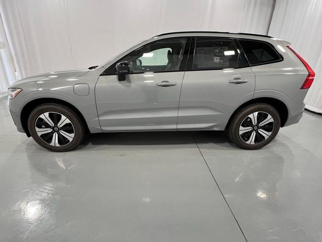 Photo of 2025 Gray Volvo XC60 Plug-In Hybrid