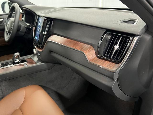 Photo of 2025 Gray Volvo XC60 Plug-In Hybrid