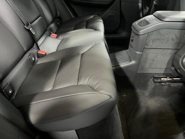 Photo of 2025 Onyx Black Volvo XC60 Plug-In Hybrid