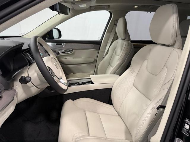 Photo of 2026 Onyx Black Volvo XC90