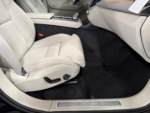 Photo of 2026 Onyx Black Volvo XC90