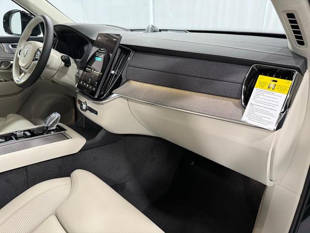 Photo of 2026 Onyx Black Volvo XC90