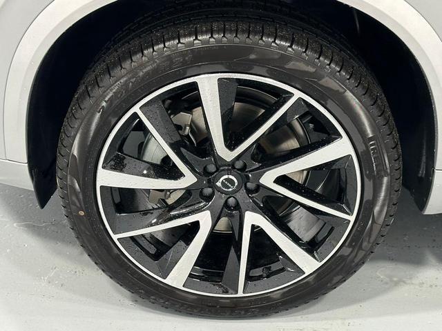 Photo of 2025 Silver Volvo XC90