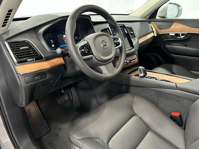 Photo of 2025 Silver Volvo XC90