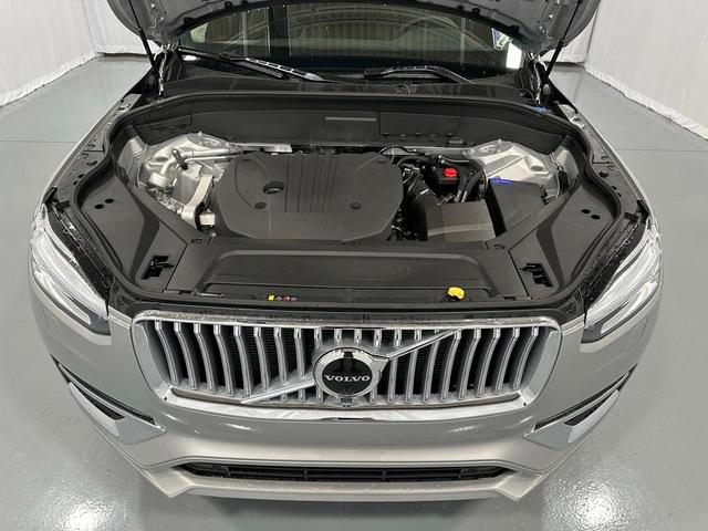 Photo of 2025 Silver Volvo XC90