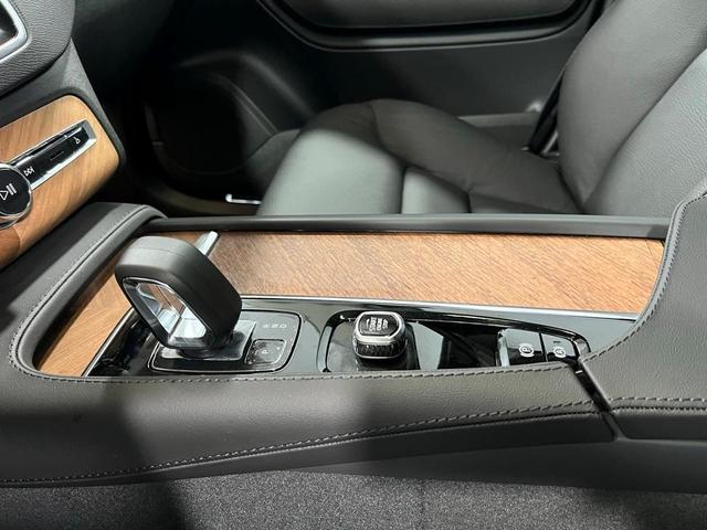 Photo of 2025 Blue Volvo XC90