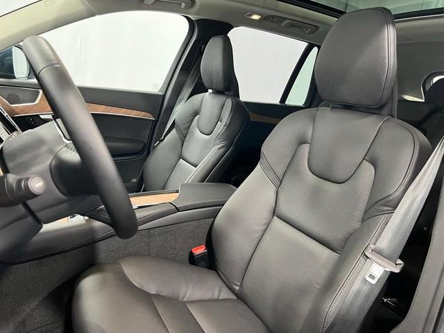 Photo of 2025 Blue Volvo XC90