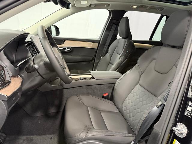 Photo of 2026 Onyx Black Volvo XC90