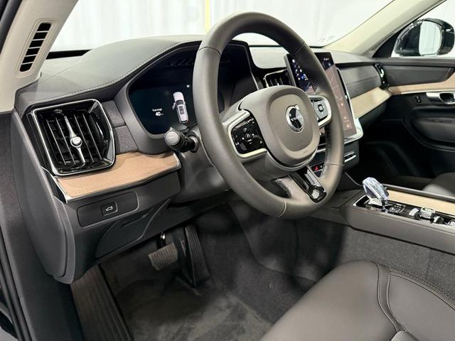 Photo of 2026 Onyx Black Volvo XC90