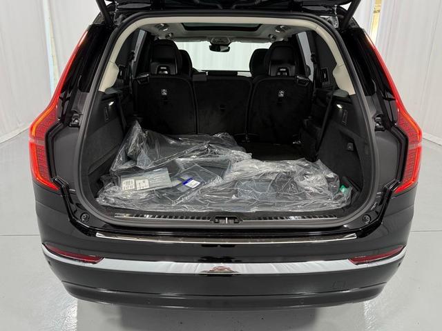 Photo of 2026 Onyx Black Volvo XC90