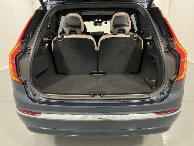 Photo of 2025 Blue Volvo XC90