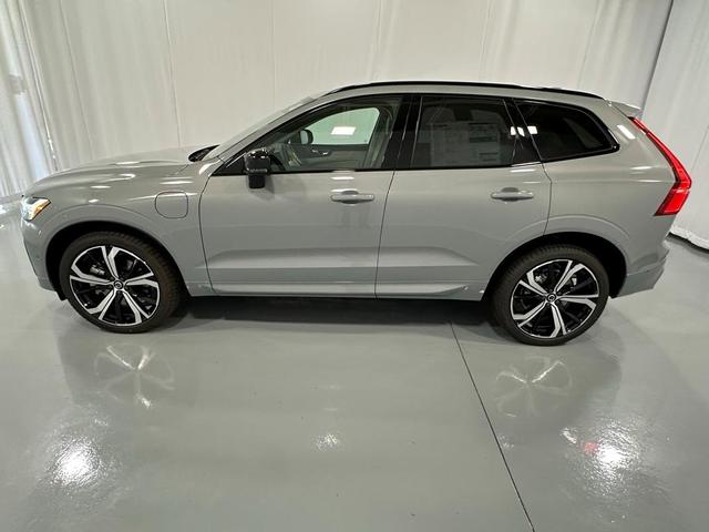 Photo of 2025 Gray Volvo XC60 Plug-In Hybrid