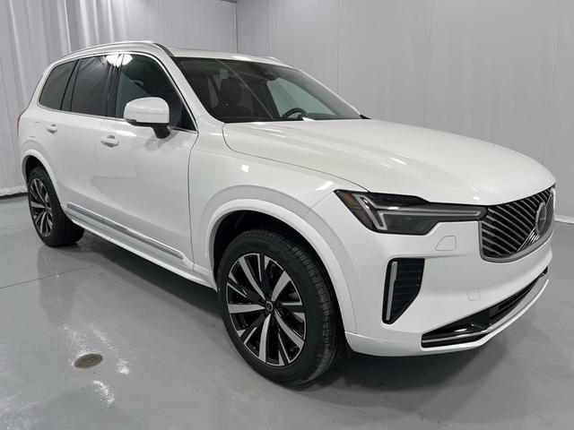 Photo of 2025 White Pearl Volvo XC90