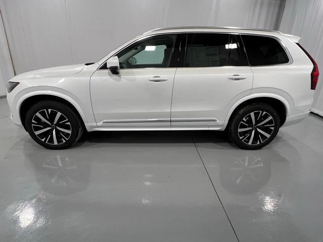 Photo of 2025 White Pearl Volvo XC90