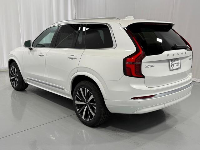 Photo of 2025 White Pearl Volvo XC90