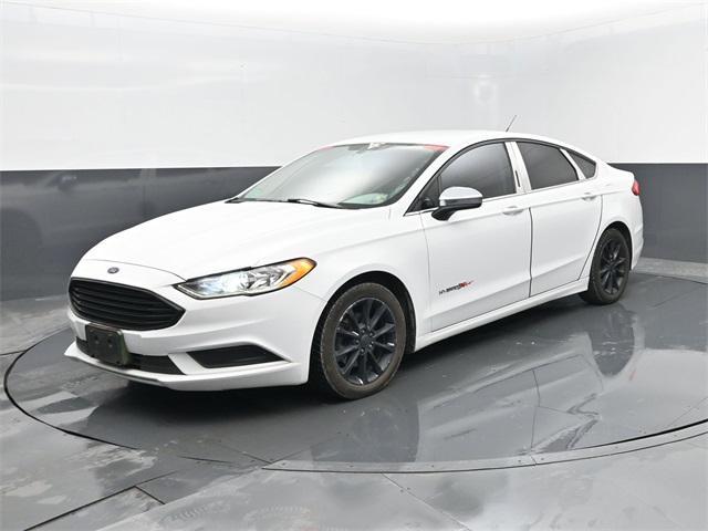 Photo of 2017 Oxford White Ford Fusion Hybrid