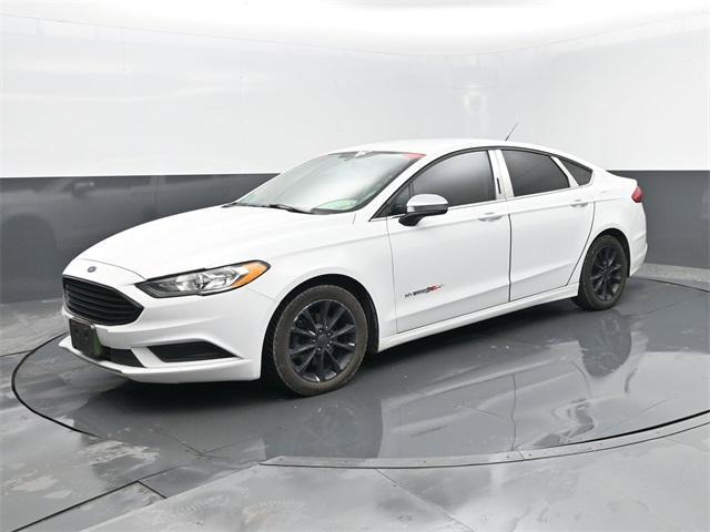Photo of 2017 Oxford White Ford Fusion Hybrid