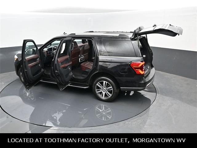 Photo of 2023 Black Metallic Ford Expedition