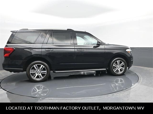 Photo of 2023 Black Metallic Ford Expedition