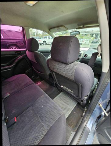 Photo of 2005 Blue Metallic Toyota Matrix