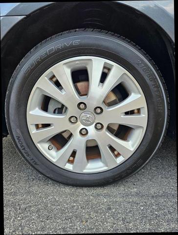 Photo of 2011 Gray Toyota Avalon
