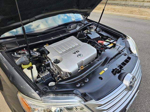 Photo of 2011 Gray Toyota Avalon