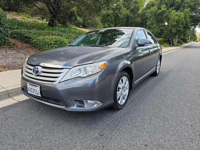 Photo of 2011 Gray Toyota Avalon