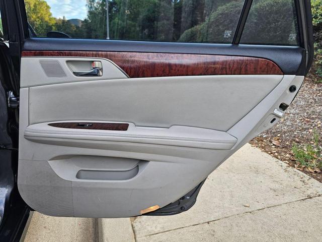 Photo of 2011 Gray Toyota Avalon