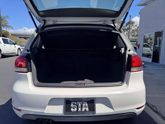 Photo of 2010 White Volkswagen Golf